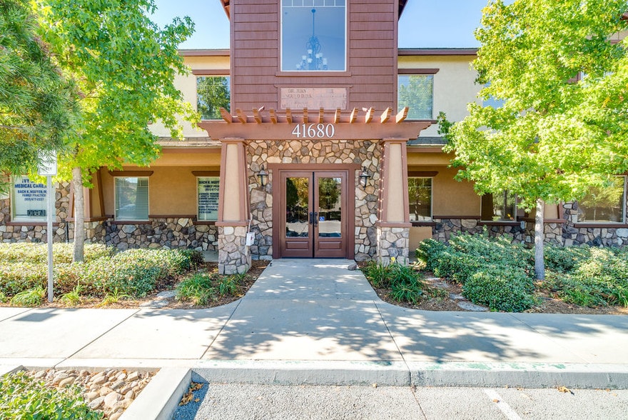 41680 Ivy St, Murrieta, CA for sale - Primary Photo - Image 1 of 30