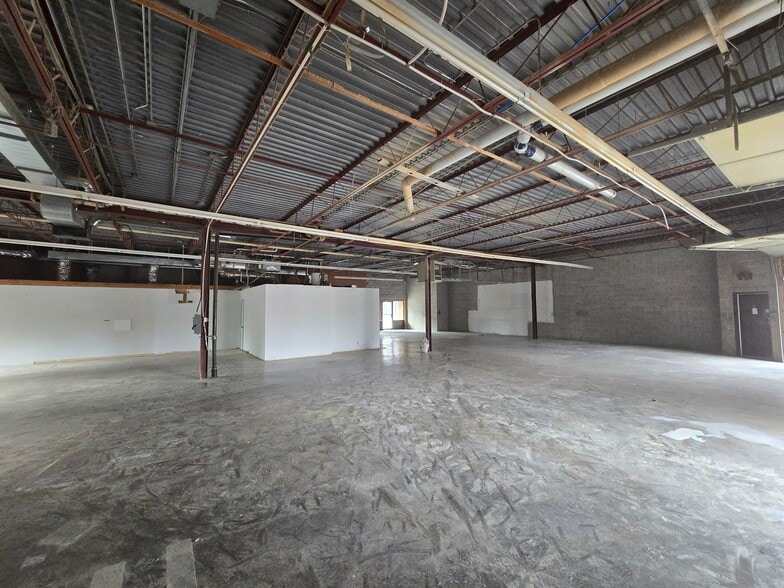 45 Pacific Crt, London, ON for lease - Building Photo - Image 2 of 13