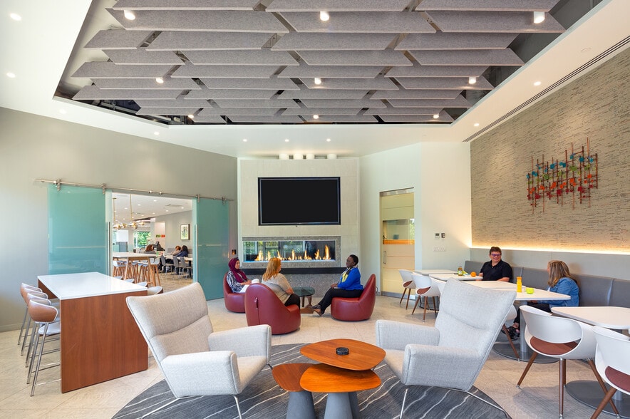 601 Merritt 7, Norwalk, CT for lease - Interior Photo - Image 2 of 34