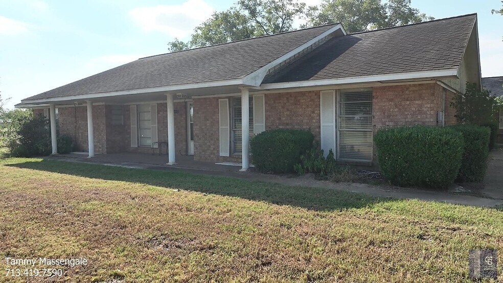 34153 Rochen Rd, Waller, TX for sale - Building Photo - Image 2 of 17