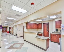 81 S Highland Springs Ave, Beaumont, CA for lease Interior Photo- Image 1 of 9
