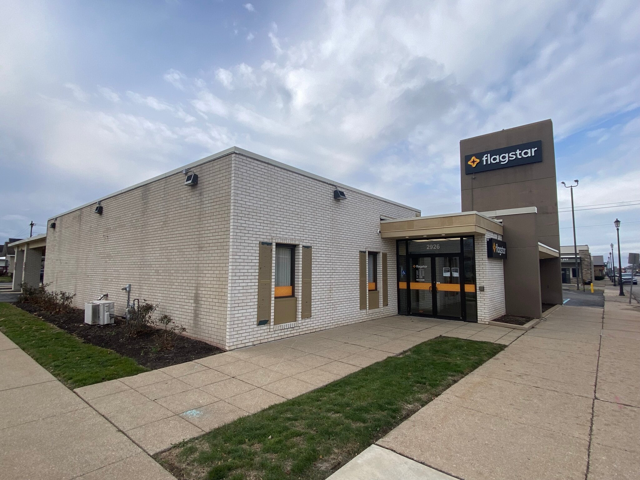 2926 Mishawaka Ave, South Bend, IN for sale Building Photo- Image 1 of 1