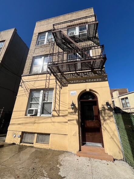 2414 43rd St, Astoria, NY for sale - Building Photo - Image 2 of 24