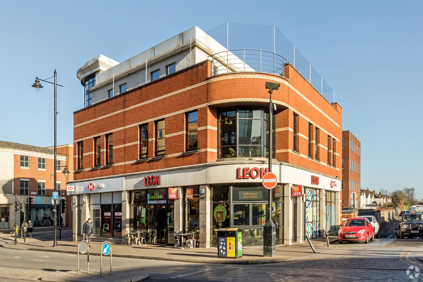 110 Wimbledon Hill Rd, London, LND SW19 7NS