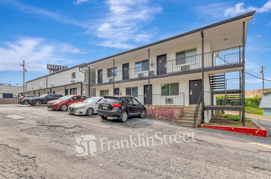 451 Aerospace Way, Nashville, TN for sale - Building Photo - Image 3 of 8