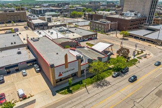 More details for 615 1st Ave SE, Cedar Rapids, IA - Retail for Sale