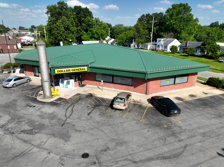 2629 Broadway St, Mount Vernon, IL for lease - Building Photo - Image 2 of 8