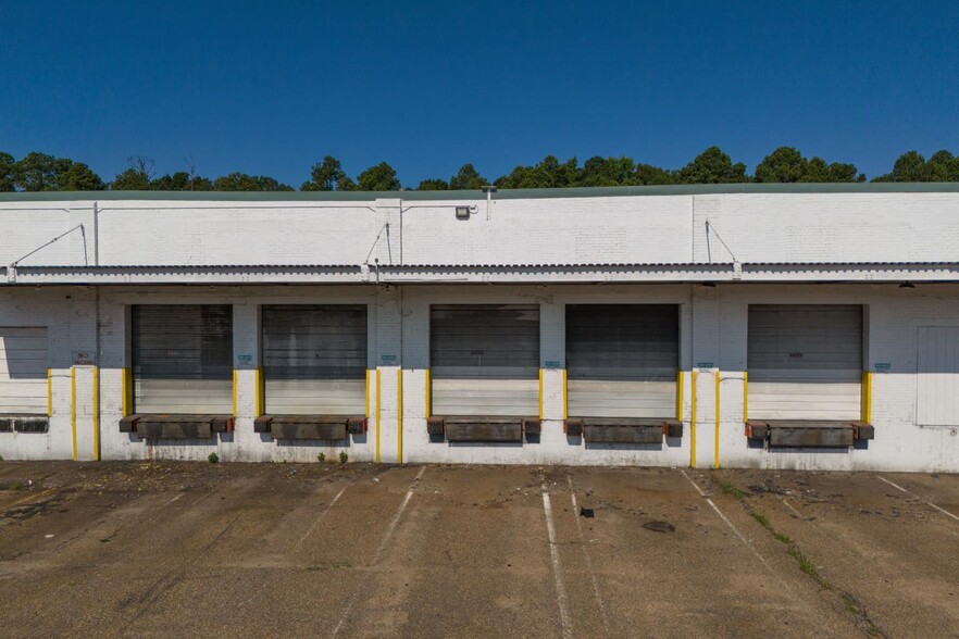 1700 Jefferson Davis Hwy, Richmond, VA for lease - Building Photo - Image 3 of 122