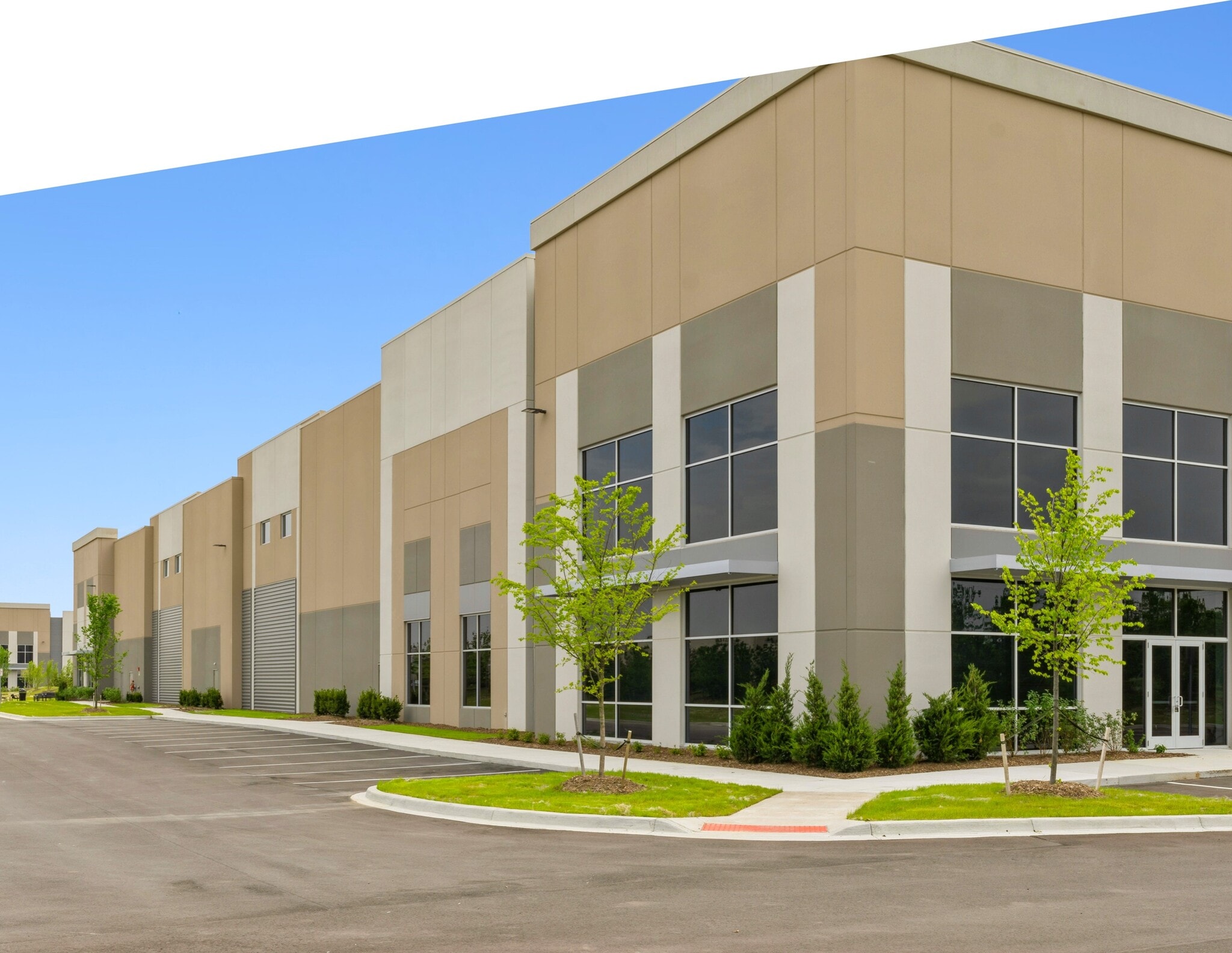 2801 W Saginaw St, Lansing, MI for lease Building Photo- Image 1 of 2