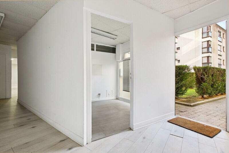 71 Avenue Du Docteur Arnold Netter, Paris for lease Interior Photo- Image 1 of 12