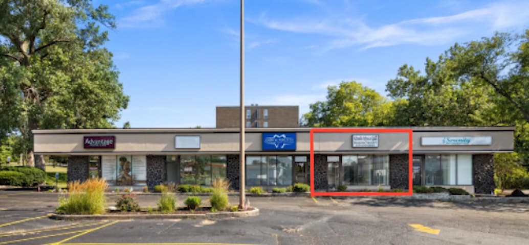 4408 N Knoxville Ave, Peoria, IL for lease Interior Photo- Image 1 of 6