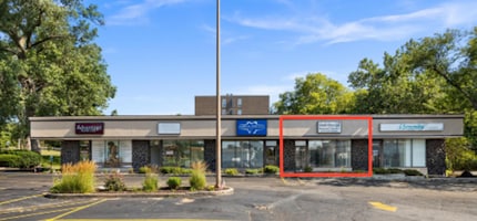 4408 N Knoxville Ave, Peoria, IL for lease Interior Photo- Image 1 of 6