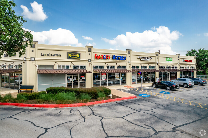 17700 San Pedro Ave, San Antonio, TX for lease - Primary Photo - Image 1 of 9