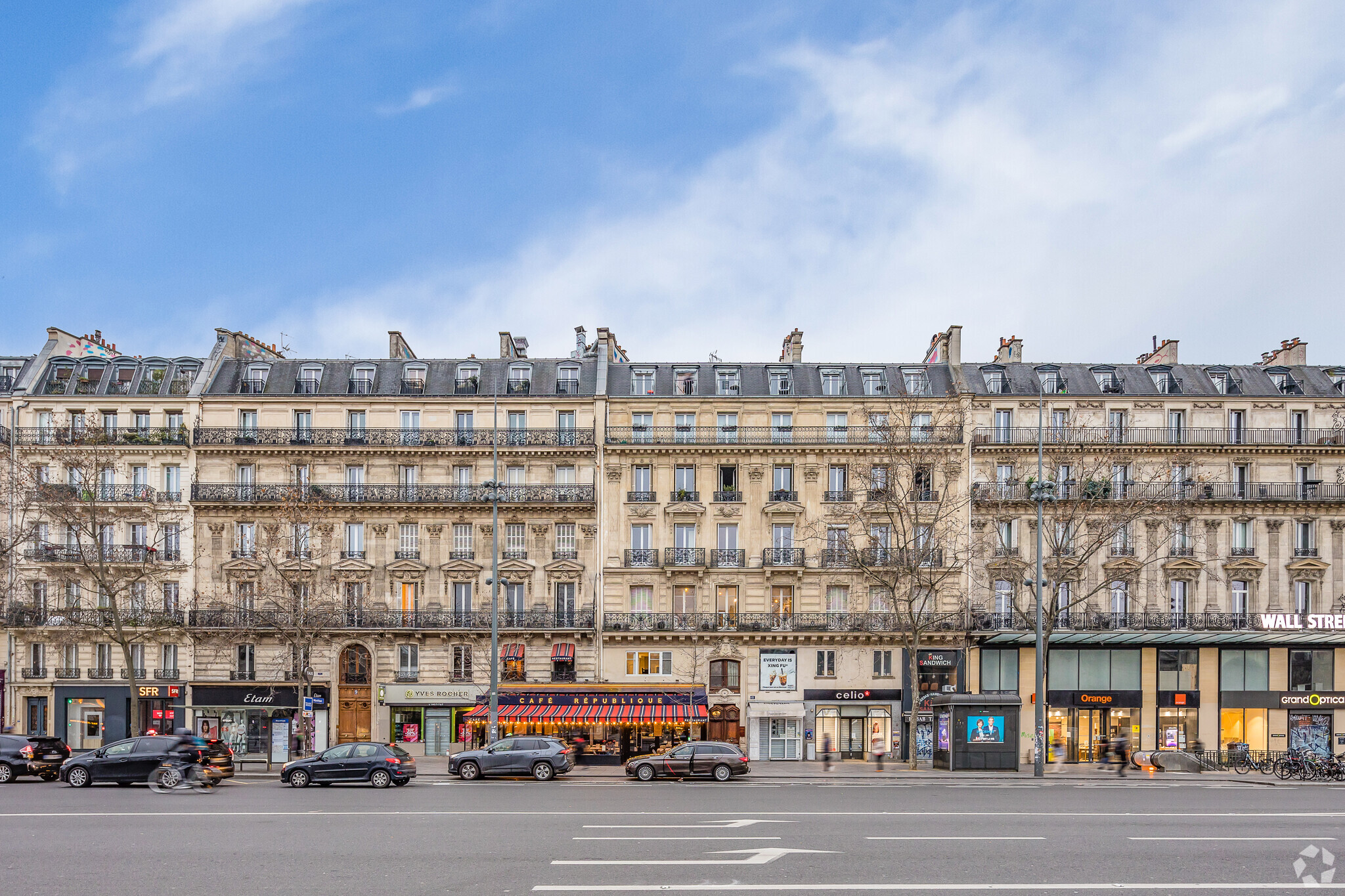 Office/Medical in Paris for lease Primary Photo- Image 1 of 5