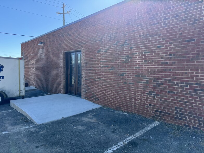 705 Pershing Rd, Raleigh, NC for lease - Building Photo - Image 2 of 5