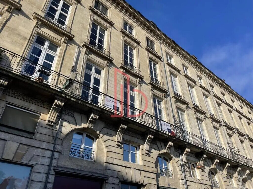 Location Bureaux 152 m² - Photo 1