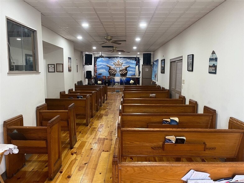 523 Ridgewood Ave, Brooklyn, NY for sale - Interior Photo - Image 2 of 9