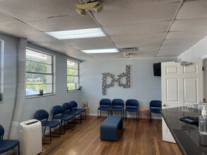 107 W Robertson St, Brandon, FL for lease Interior Photo- Image 2 of 34