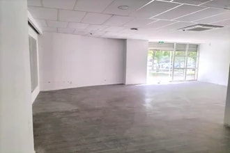 Retail in Vitrolles for lease Interior Photo- Image 1 of 4