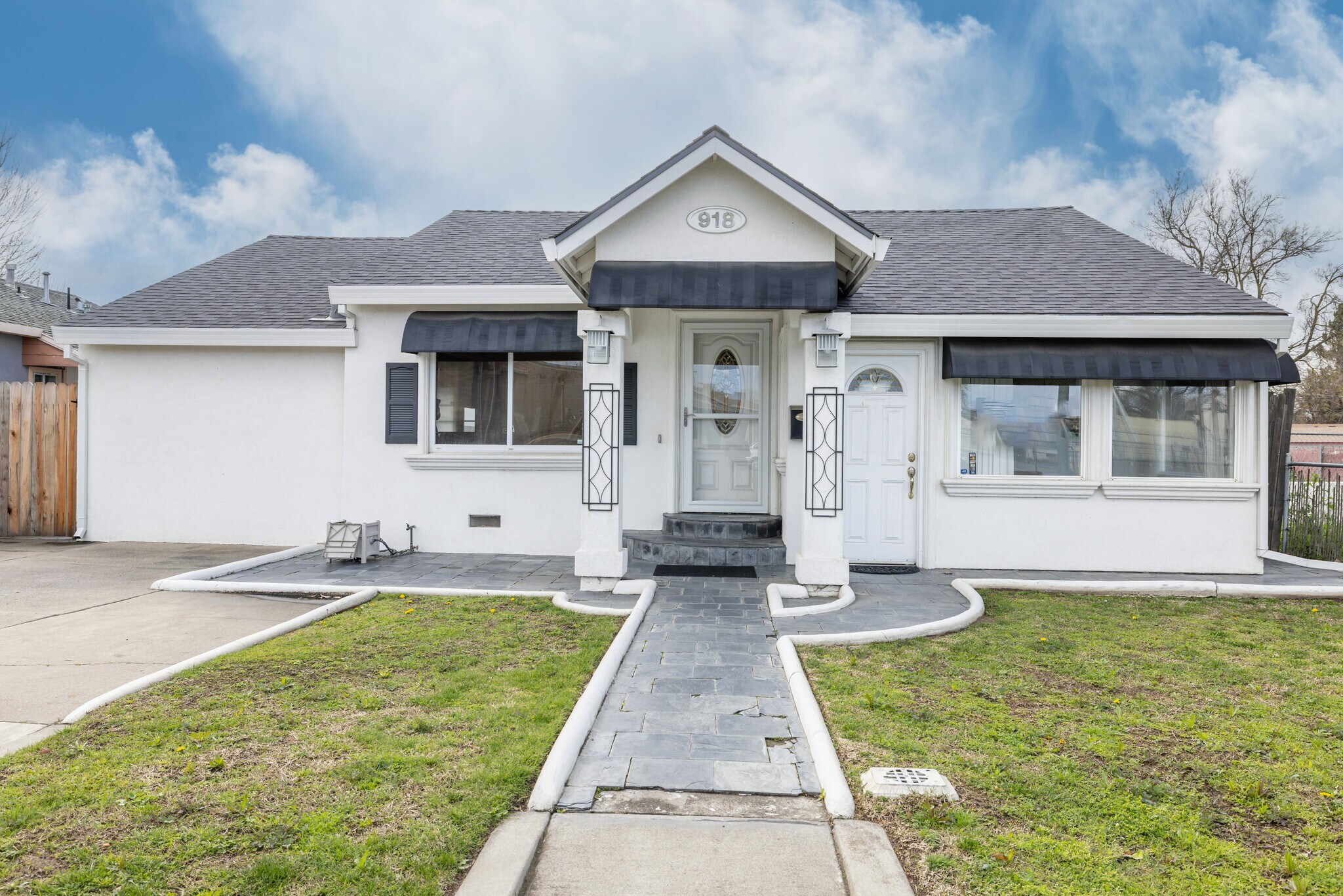 918 Jefferson Blvd