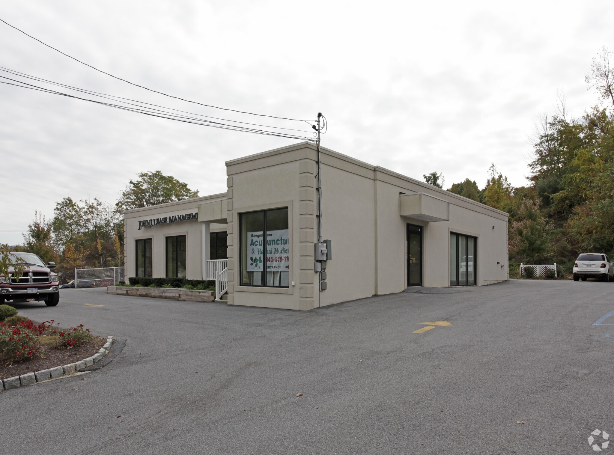 17 N Plank Rd, Newburgh, NY for sale Primary Photo- Image 1 of 1