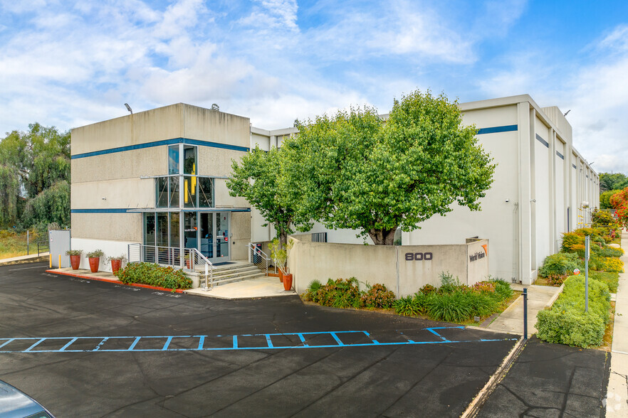 800 W Chestnut Ave, Monrovia, CA for lease - Building Photo - Image 1 of 23