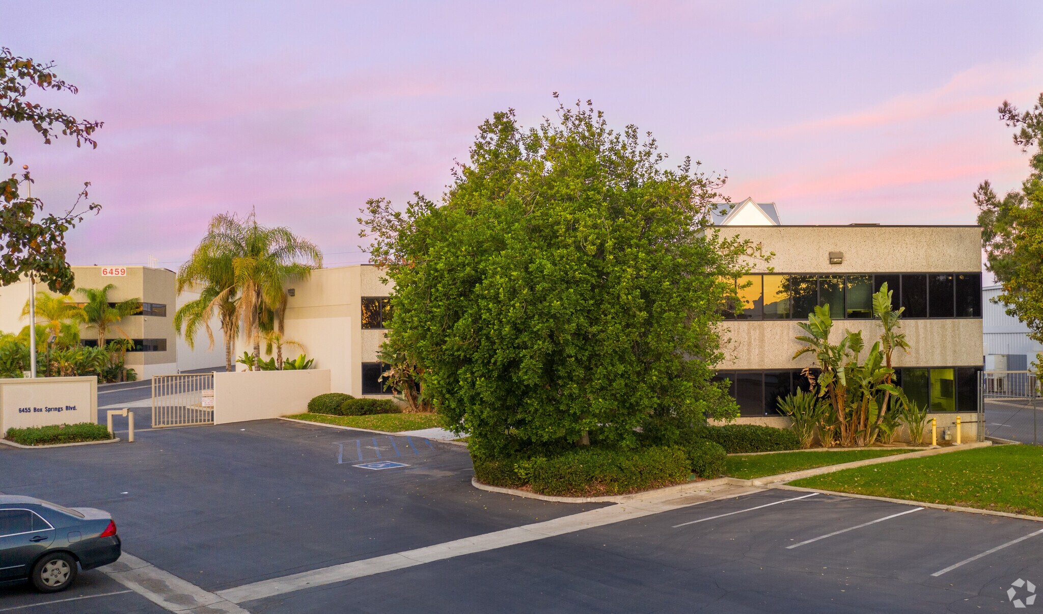 6455 Box Springs Blvd, Riverside, CA for sale Primary Photo- Image 1 of 33