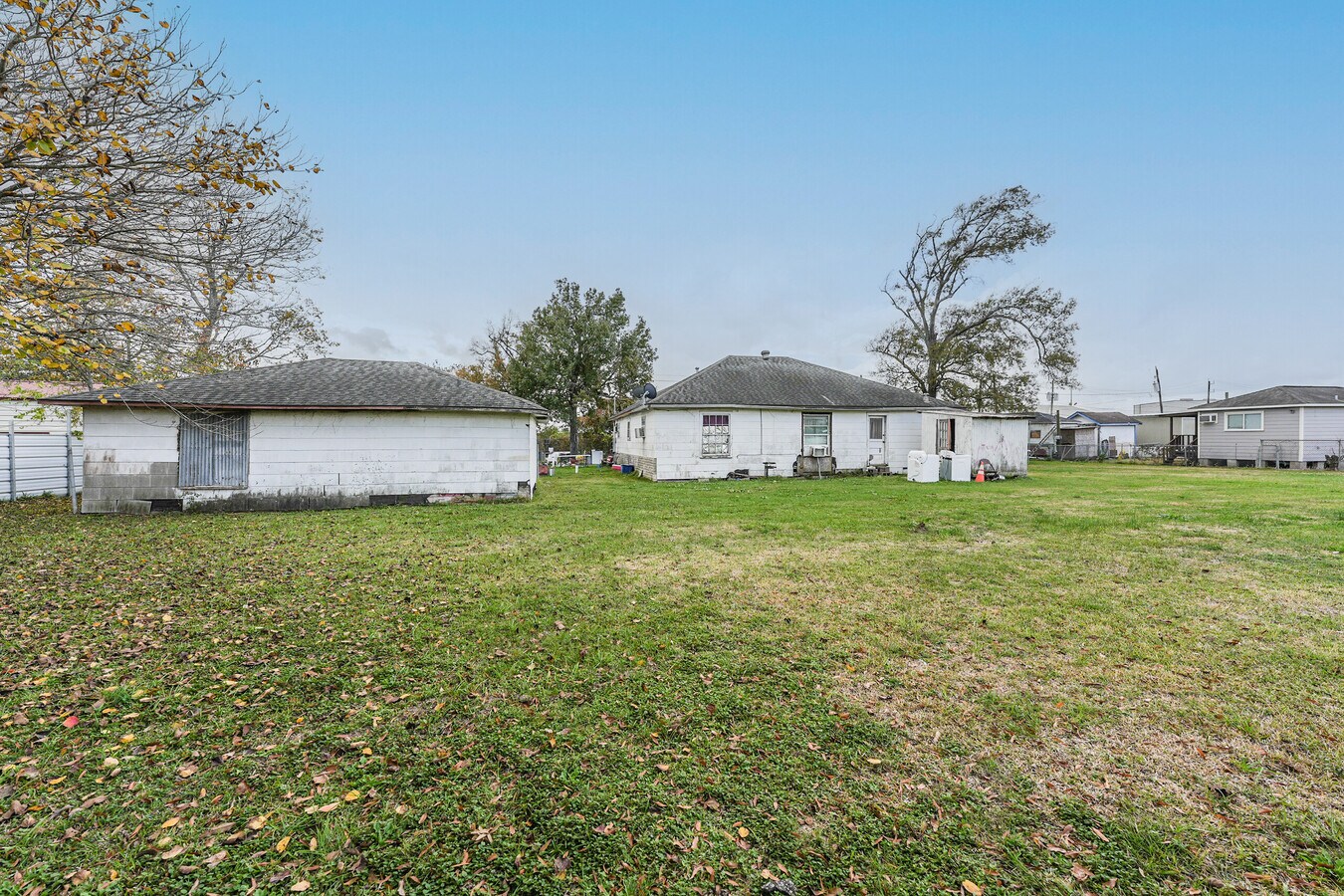 15917 De Zavalla Rd, Channelview, TX 77530