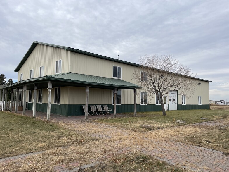 1712 17th Ave N, Wahpeton, ND for sale - Primary Photo - Image 1 of 7