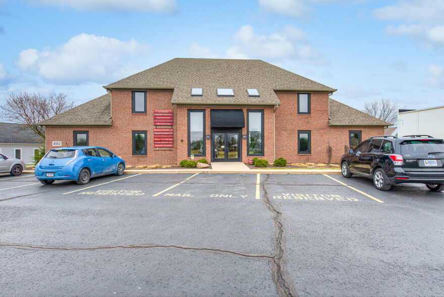 4582 Northwest Plaza West Dr, Zionsville, IN for lease - Building Photo - Image 1 of 43