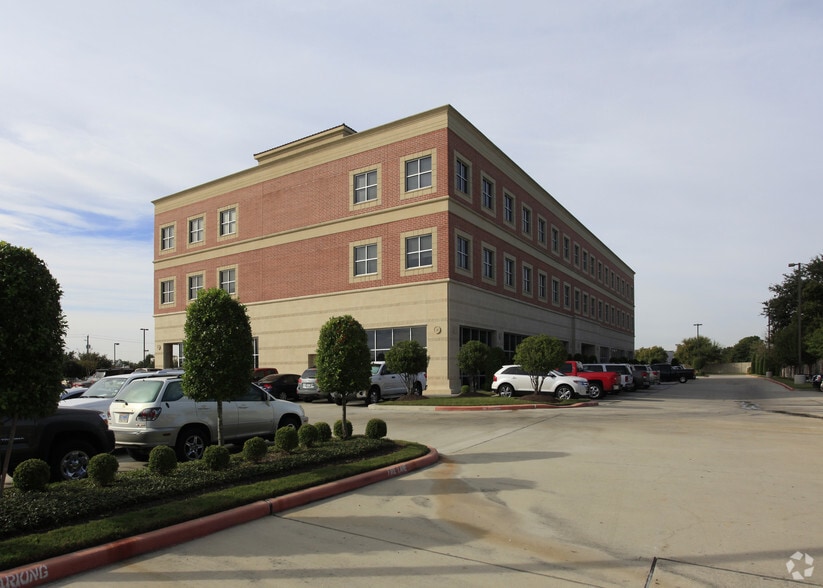 4949 Fairmont Pky, Pasadena, TX for lease - Building Photo - Image 3 of 5