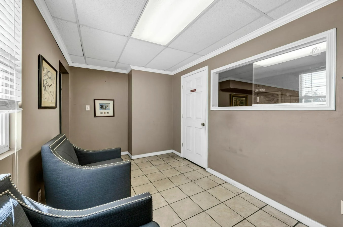 1305 Dunbar Rd, Cayce, SC for lease Interior Photo- Image 1 of 10