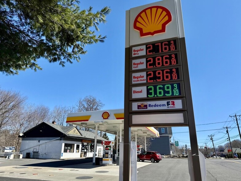 711 Rubber Ave, Naugatuck, CT for sale - Building Photo - Image 2 of 5