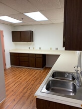 1560 E Chevy Chase Dr, Glendale, CA for lease Interior Photo- Image 2 of 4