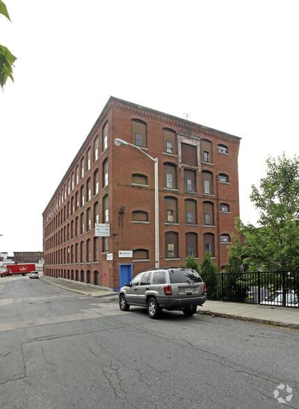 100 Grand St, Worcester, MA for lease - Building Photo - Image 3 of 3