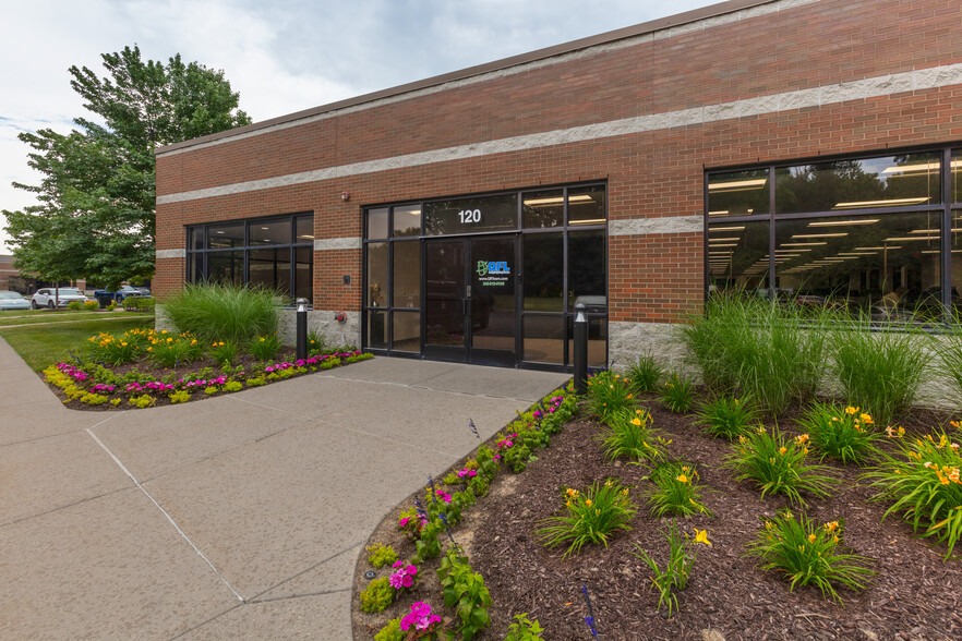 48797 Alpha Dr, Wixom, MI for lease - Building Photo - Image 3 of 14