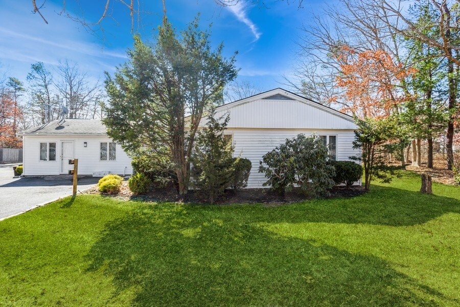 626 Canal Rd, Mount Sinai, NY for lease Primary Photo- Image 1 of 25