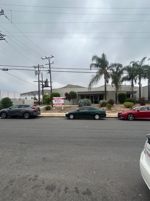 12424 Gladstone Ave, Sylmar, CA for lease Building Photo- Image 1 of 16