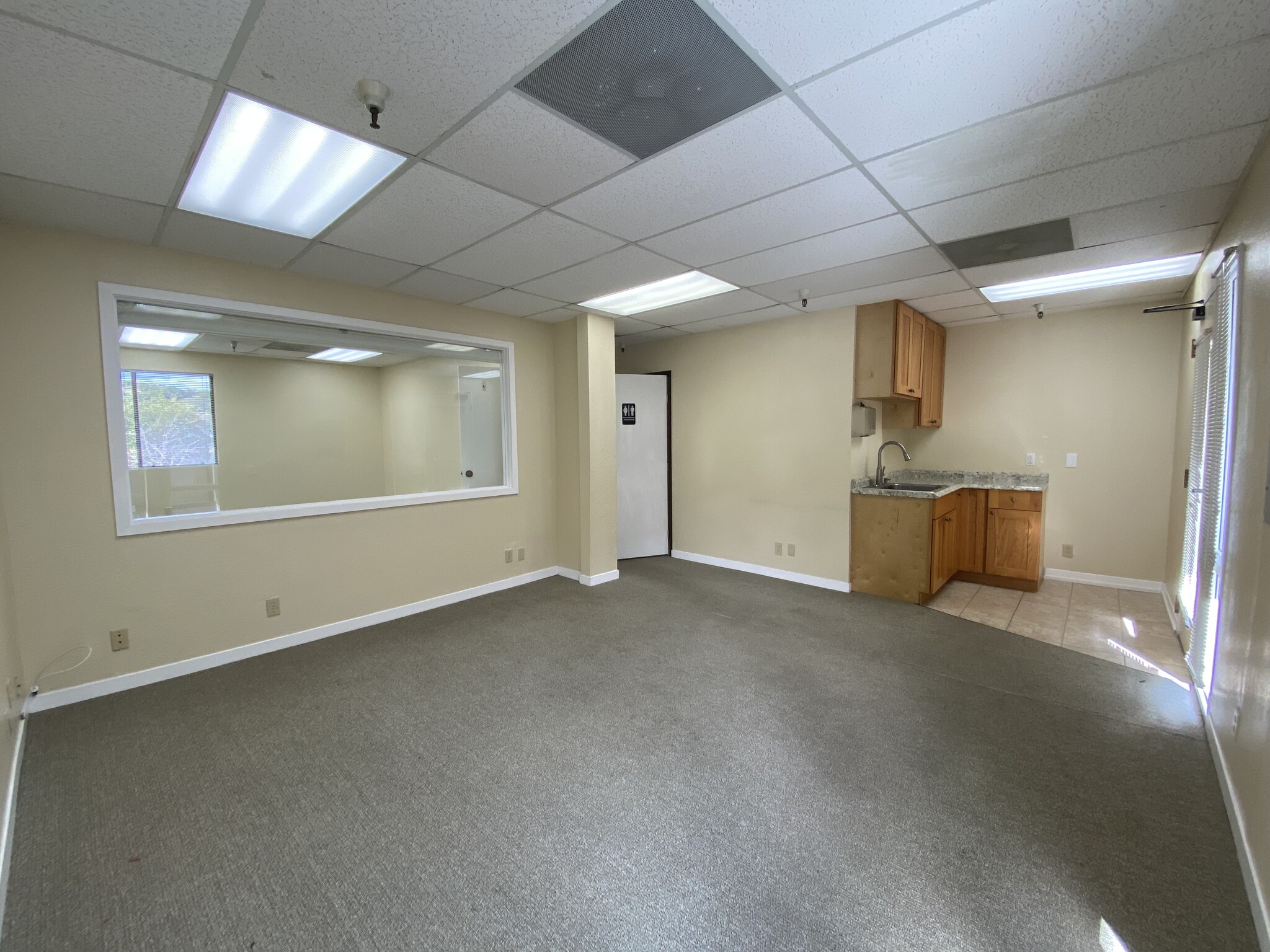 100 Professional Center Dr, Novato, CA for lease Interior Photo- Image 1 of 7