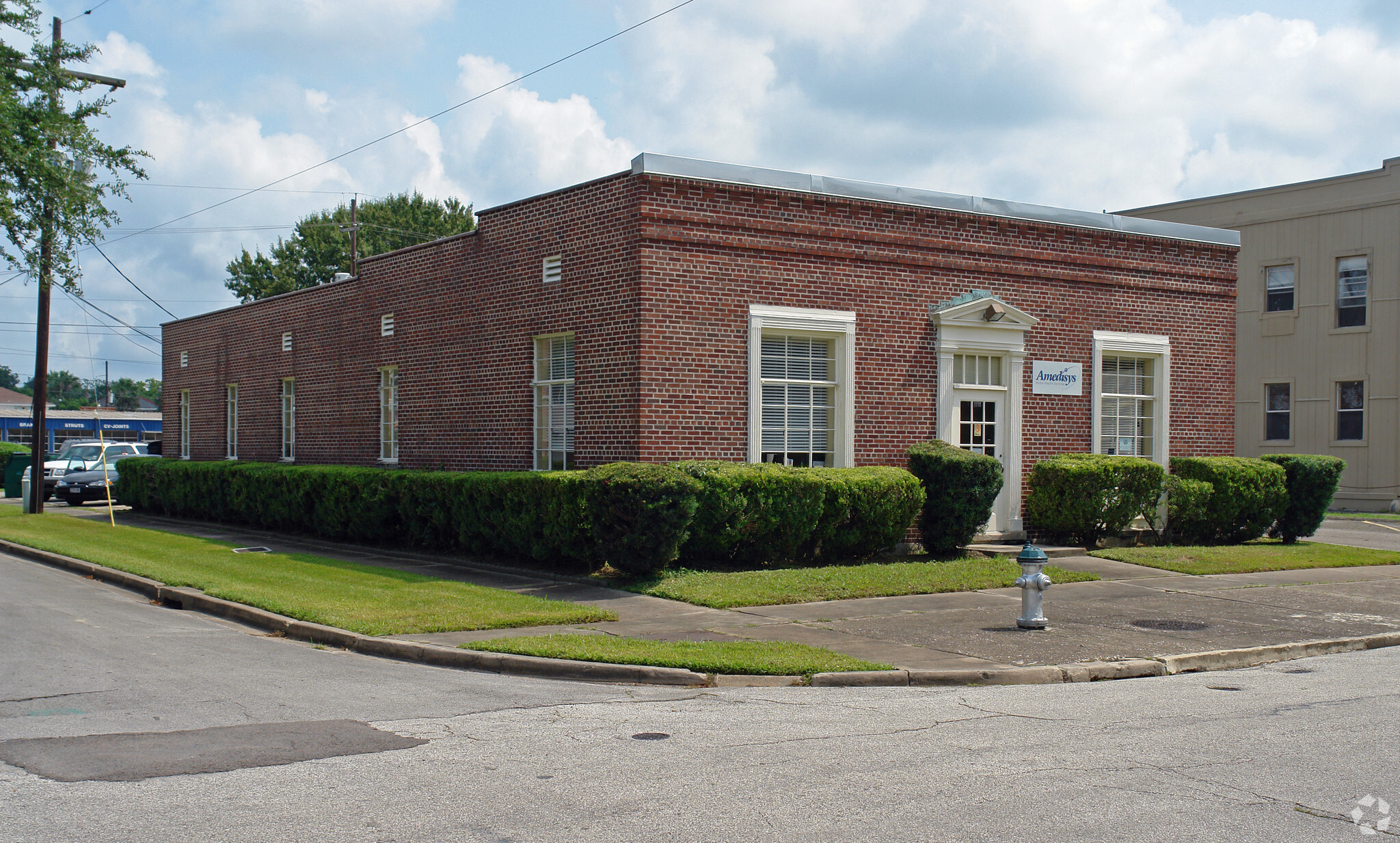 1890 Broadway, Beaumont, TX for lease Building Photo- Image 1 of 7