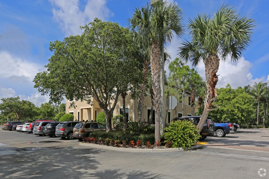 1015 W Indiantown Rd, Jupiter, FL for lease - Building Photo - Image 3 of 13