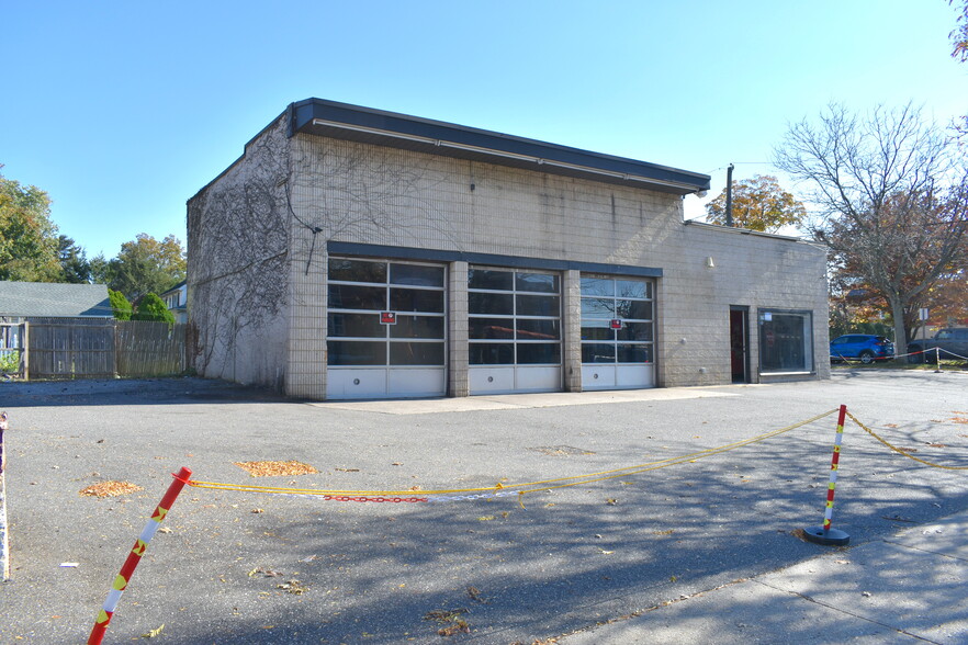 679 Port Washington Blvd, Port Washington, NY for lease - Primary Photo - Image 1 of 2