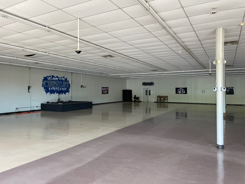 1230 Peach Orchard Rd, Sumter, SC for lease - Interior Photo - Image 2 of 7