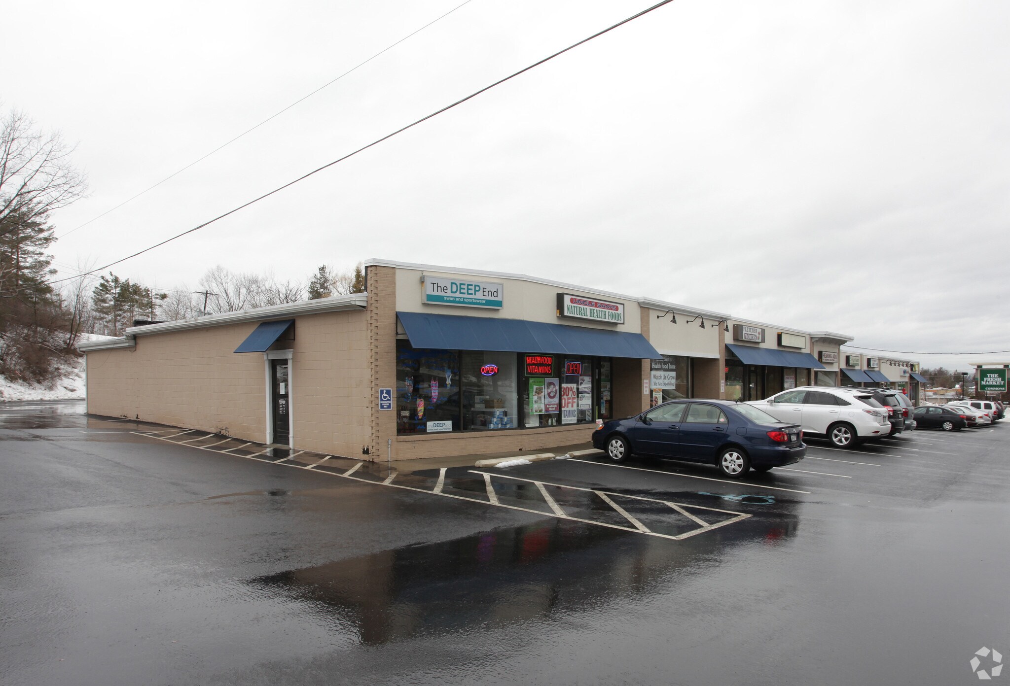 644 Loudon Rd, Latham, NY 12110