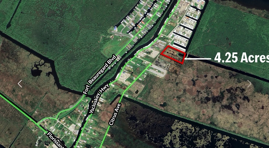 Shell Beach Waterfront, Saint Bernard, LA for sale - Primary Photo - Image 1 of 1