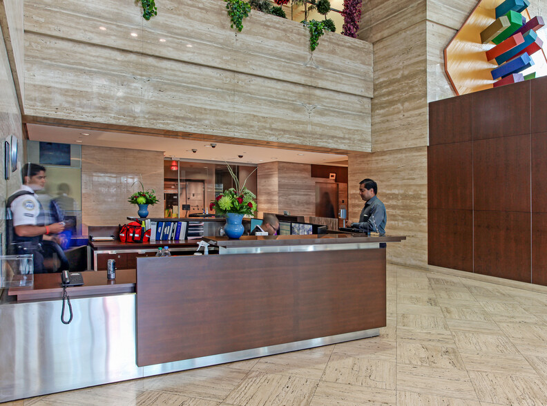 277 Front St W, Toronto, ON for sale - Lobby - Image 1 of 1