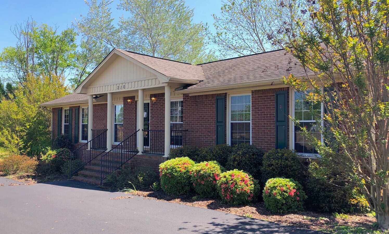 210 Sutton Rd SE, Owens Cross Roads, AL 35763