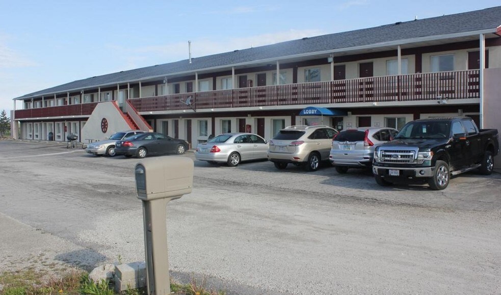 10530 Corduroy Rd, Curtice, OH for sale - Primary Photo - Image 1 of 1