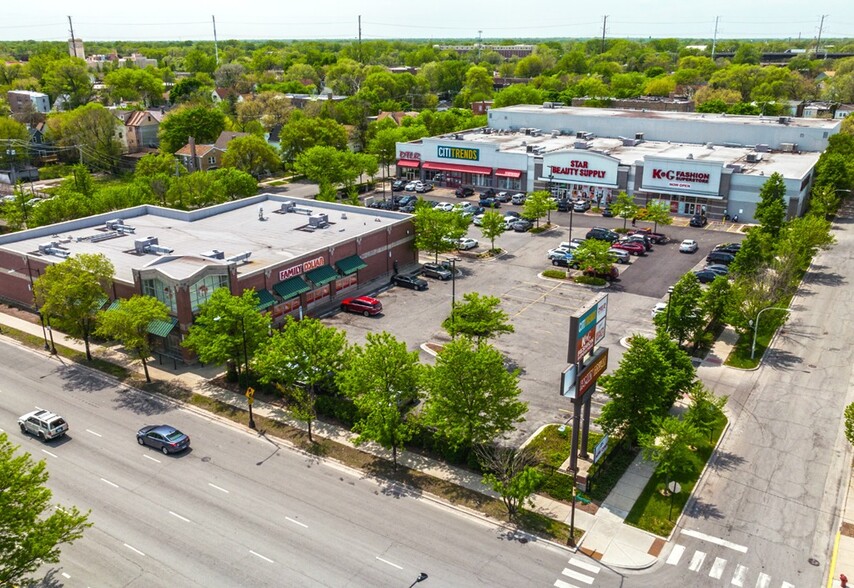 76th & Stony Shopping Center portfolio of 2 properties for sale on LoopNet.com - Building Photo - Image 1 of 2