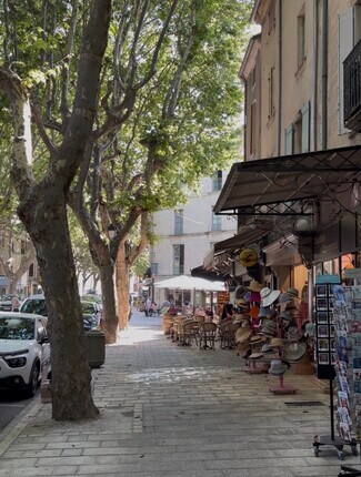 More details for Boulevard Gambetta, Uzès - Retail for Lease